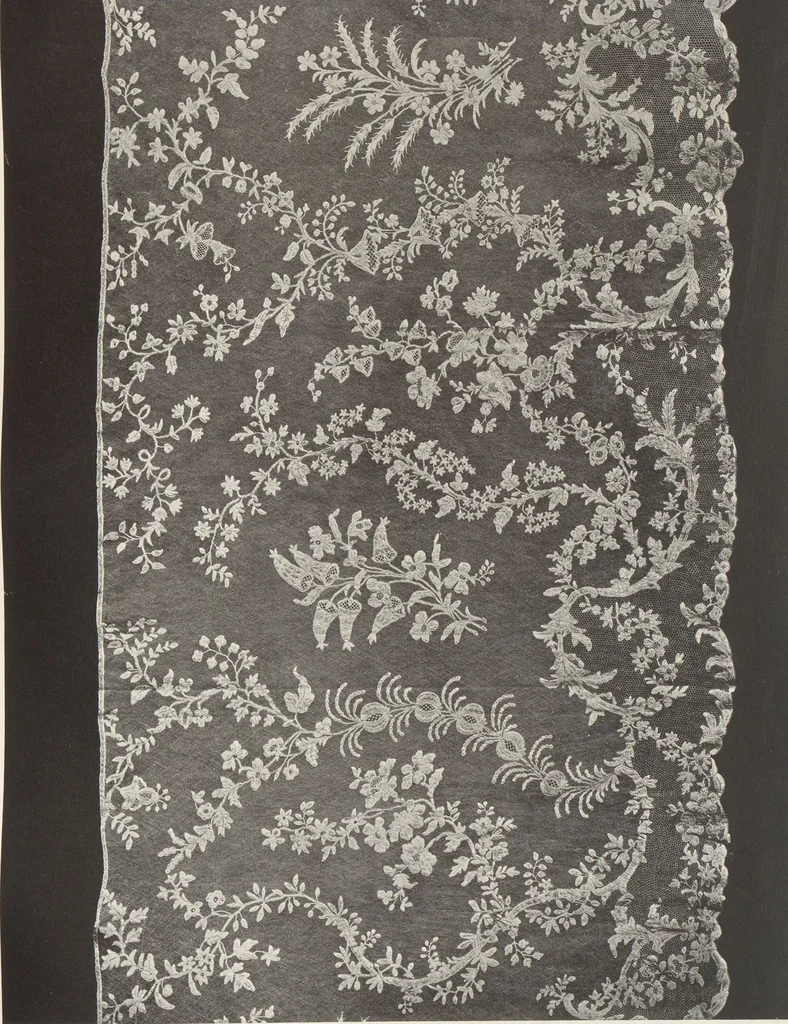 An illustration from Antique laces of American collectors : Volume 1 / text by Frances Morris & Marian Hague, 1920, leaf 123