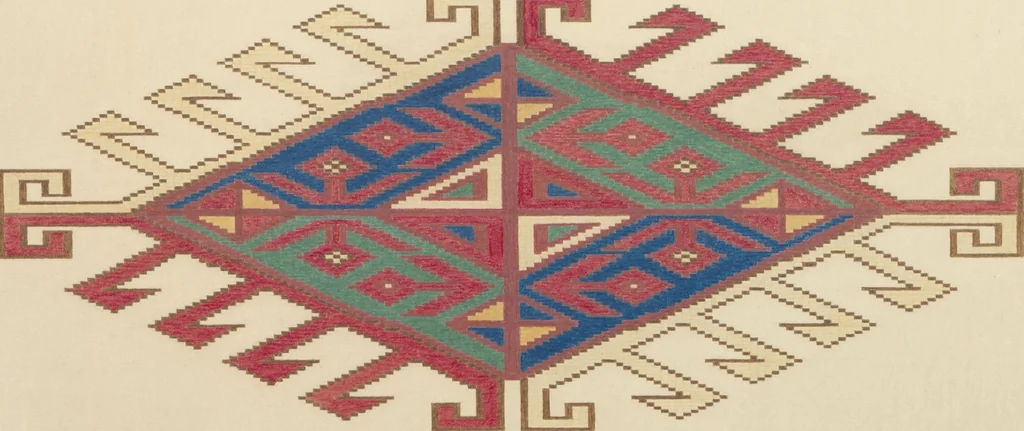 An illustration from Original drawings of Turkoman rug designs / Amos Batemann Thacher, 1940, leaf 42