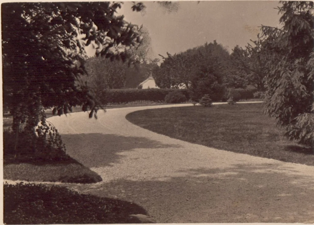 An illustration from "Bay Villa", the residence, on Staten Island, of Anson Phelps Stokes / photographs taken and assembled by the family, 1880, leaf 38