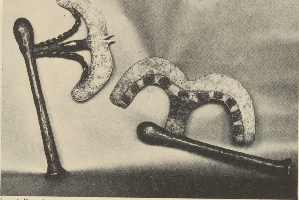 An illustration from Blondiau-Theatre Arts collection of primitive African art : on exhibition, February 7th to March 5th, 1927, The New Art Circle, 1927, leaf 22