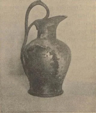 An illustration from Neue Denkmäler antiker Kunst III : Antiken in den Museen von Amerika / von A. Furtwängler, 1905, leaf 34