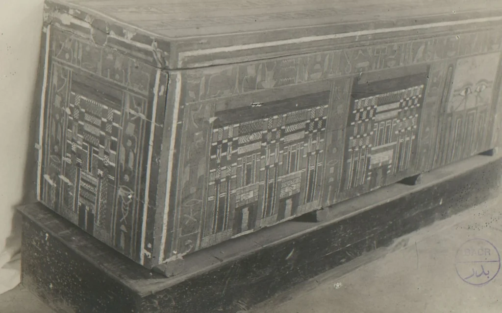 An illustration from Selective catalogue of Egyptian antiquities from the collection of Sayed Pasha Khashaba, Assiut, Upper Egypt William C. Hayes, 1931, leaf 35