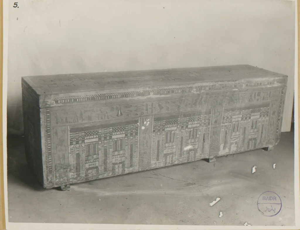 An illustration from Selective catalogue of Egyptian antiquities from the collection of Sayed Pasha Khashaba, Assiut, Upper Egypt William C. Hayes, 1931, leaf 36