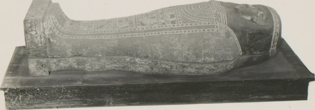 An illustration from Selective catalogue of Egyptian antiquities from the collection of Sayed Pasha Khashaba, Assiut, Upper Egypt William C. Hayes, 1931, leaf 47