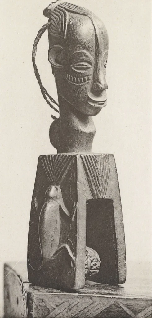 An illustration from La decoration primitive : Afrique : quarante-deux planches accompagnées d'une préface et d'une table descriptive / P.-C. Lepage, 1922, leaf 50