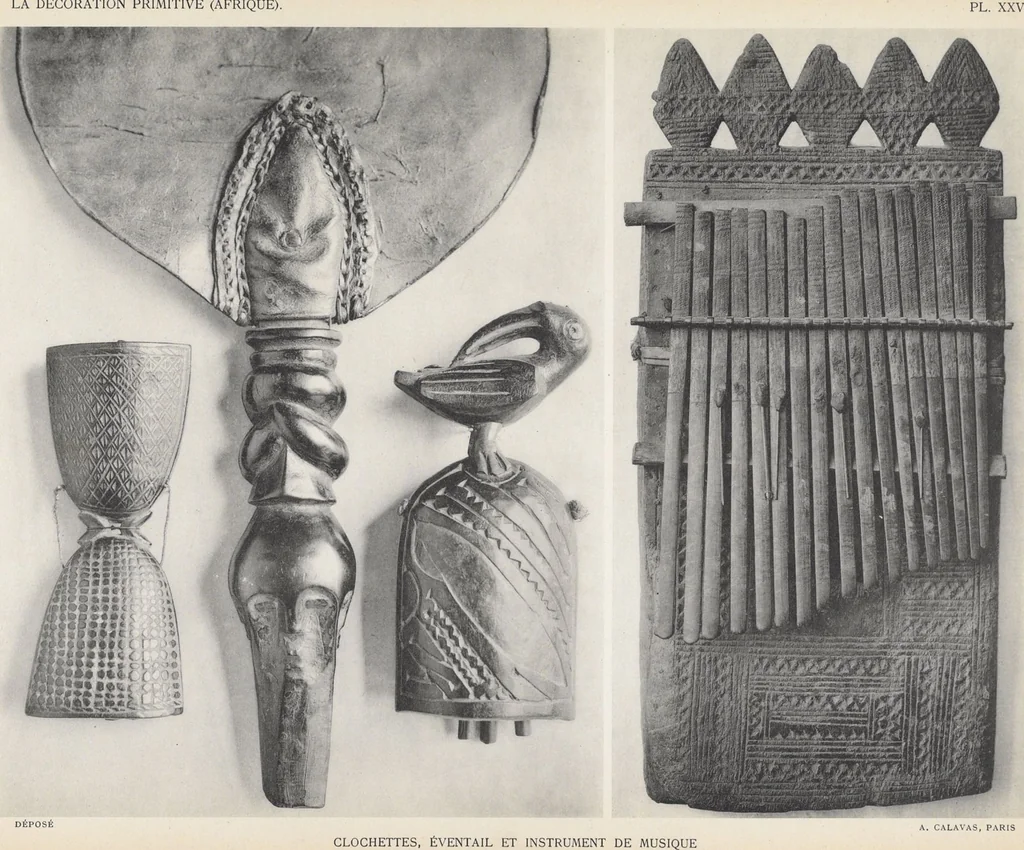 An illustration from La decoration primitive : Afrique : quarante-deux planches accompagnées d'une préface et d'une table descriptive / P.-C. Lepage, 1922, leaf 62