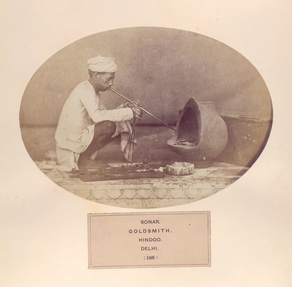 An illustration from The people of India : A series of photographic illustrations, with descriptive letterpress, of the races and tribes of Hindustan, originally prepared under the authority of the government of India, and reproduced, 1868, leaf 194