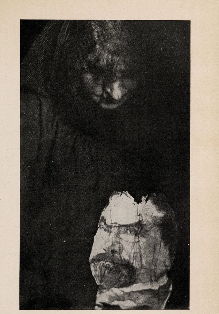 An illustration from Phenomena of materialisation : a contribution to the investigation of mediumistic teleplastics / by Baron von Schrenck Notzing ; translated by E.E. Fournier d'Albe., 1923, leaf 365