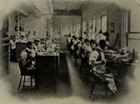 An illustration from 1905 catalogue : the gold and silversmiths (1905)