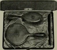An illustration from 1905 catalogue : the gold and silversmiths (1905)