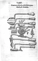 An illustration from La maniere de traicter les playes faictes tant par hacquebutes, que par fleches : et les accidentz d’icelles, comme fractures et caries des os, gangrene et mortification : avec les pourtraictz des instrumentz necessaires pour leur curation. Et la methode de curer les combustions principalement faictes par la pouldre à canon. Le tout composé par Ambroise Paré, maistre Barbier Chirurgien à Paris (1552)
