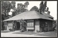 An illustration from West coast bungalows (1913)