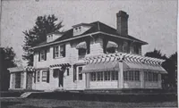 An illustration from The famous fifty and other favorite homes (1916)