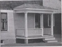 An illustration from The famous fifty and other favorite homes (1916)