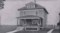 An illustration from The famous fifty and other favorite homes (1916)