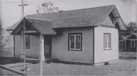 An illustration from The famous fifty and other favorite homes (1916)