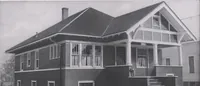 An illustration from The famous fifty and other favorite homes (1916)
