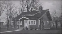 An illustration from The famous fifty and other favorite homes (1916)