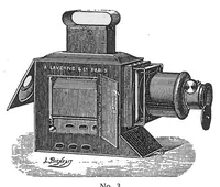 An illustration from Prijscourant No. 1: Prijscourant van Tooverlantaarns, Sciopticons, Dissolving-Views, Kalklicht-toestellen, Platen voor de Tooverlantaarns, enz. Model Stoom- en Electrische Machines, Electrische Schellen, Telephoons, enz. (1909)