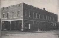 An illustration from Miracle concrete: the great modern industry (1909)
