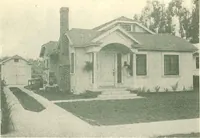 An illustration from Modern homes (1921)