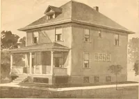 An illustration from Radford's Combined House and Barn Plan Book (1908)