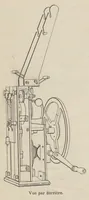 An illustration from Catalogue Général No 89 des Appareils et Accessoires usités en projection: IVe Partie Cinématographie (1910)