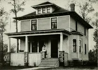 Picture 95 of 270 from Aladdin homes : "built in a day" Catalog no. 29 (1917), leaf 53