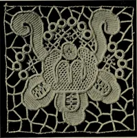 An illustration from Album de dentelle de Venise (1900)