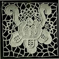An illustration from Album de dentelle de Venise (1900)
