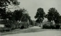 An illustration from American country houses of to-day; an illustrated account of some excellent houses built and gardens planted during the last few years, showing unmistakable influence of the modern trend in ideals architectural (1915)