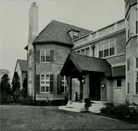 An illustration from American country houses of to-day; an illustrated account of some excellent houses built and gardens planted during the last few years, showing unmistakable influence of the modern trend in ideals architectural (1915)
