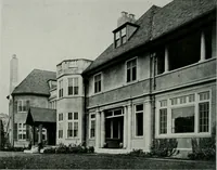 An illustration from American country houses of to-day; an illustrated account of some excellent houses built and gardens planted during the last few years, showing unmistakable influence of the modern trend in ideals architectural (1915)
