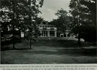 An illustration from American country houses of to-day; an illustrated account of some excellent houses built and gardens planted during the last few years, showing unmistakable influence of the modern trend in ideals architectural (1915)