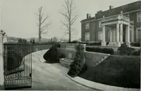 An illustration from American country houses of to-day; an illustrated account of some excellent houses built and gardens planted during the last few years, showing unmistakable influence of the modern trend in ideals architectural (1915)