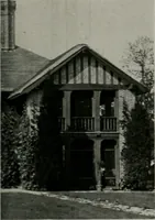 An illustration from American country houses of to-day; an illustrated account of some excellent houses built and gardens planted during the last few years, showing unmistakable influence of the modern trend in ideals architectural (1915)
