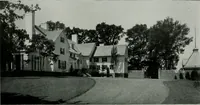 An illustration from American country houses of to-day; an illustrated account of some excellent houses built and gardens planted during the last few years, showing unmistakable influence of the modern trend in ideals architectural (1915)