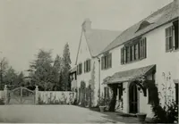 An illustration from American country houses of to-day; an illustrated account of some excellent houses built and gardens planted during the last few years, showing unmistakable influence of the modern trend in ideals architectural (1915)