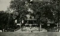 An illustration from American country houses of to-day; an illustrated account of some excellent houses built and gardens planted during the last few years, showing unmistakable influence of the modern trend in ideals architectural (1915)