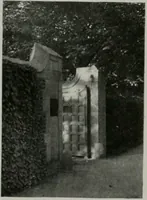 An illustration from American country houses of to-day; an illustrated account of some excellent houses built and gardens planted during the last few years, showing unmistakable influence of the modern trend in ideals architectural (1915)