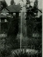 An illustration from American country houses of to-day; an illustrated account of some excellent houses built and gardens planted during the last few years, showing unmistakable influence of the modern trend in ideals architectural (1915)