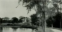 An illustration from American country houses of to-day; an illustrated account of some excellent houses built and gardens planted during the last few years, showing unmistakable influence of the modern trend in ideals architectural (1915)