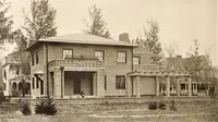 Picture 223 of 926 from American homes and gardens (1905), leaf 105