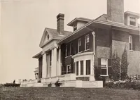 Picture 386 of 926 from American homes and gardens (1905), leaf 182