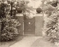An illustration from American homes and gardens (1905)