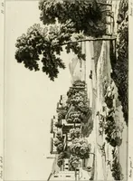 An illustration from Annales du musée et de l'école moderne des beaux-arts : recueil de gravures au trait, d'après les principaux ouvrages de peinture, sculpture, ou projets d'architecture, qui, chaque année, ont remporté le prix, soit aux écoles spéciales, soit aux concours nationaux : les productions des artistes en tous genres, qui, aux différentes expositions, ont été citées avec éloges : les morceaux les plus estimés ou inédits de la galerie de peinture : la suite complète de celle des antiques : édifices anciens et modernes, etc. (1800)