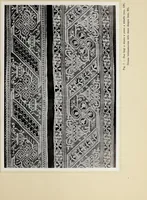 An illustration from Antiche trine italiane : trine ad ago (1908)