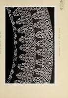 An illustration from Antiche trine italiane : trine ad ago (1908)