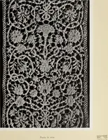 An illustration from Antiche trine italiane : trine ad ago (1908)