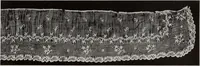 An illustration from Antiche trine italiane : trine ad ago (1908)